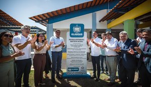 Governo de Alagoas entrega nova escola e sinalização turística internacional em Maragogi