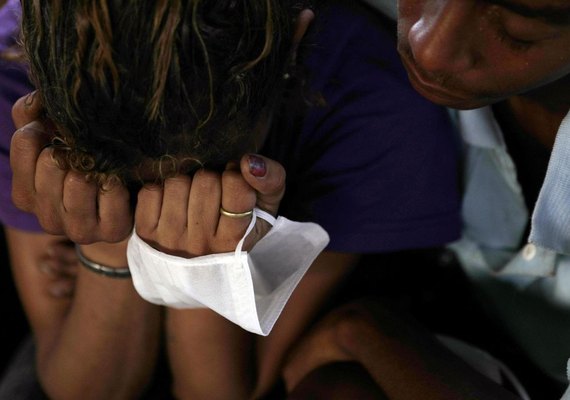 Brasil ultrapassa 100.000 mortes pela Covid-19