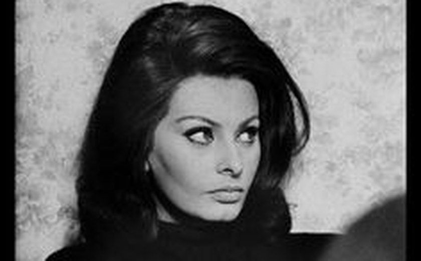 Sophia Loren passa por cirurgia de emergência após cair em casa
