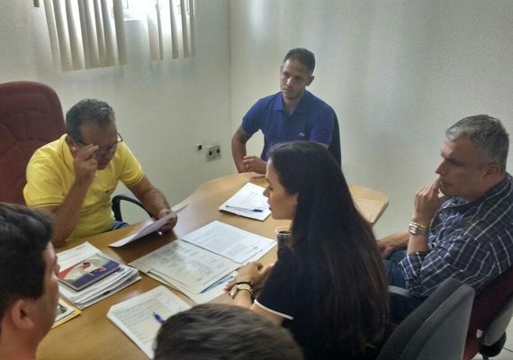 Atalaia firma parceria com o Sebrae a fim de garantir emprego na cidade