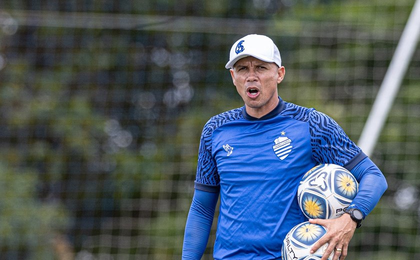 CSA faz jogo-treino para que Higo Magalhães defina equipe titular