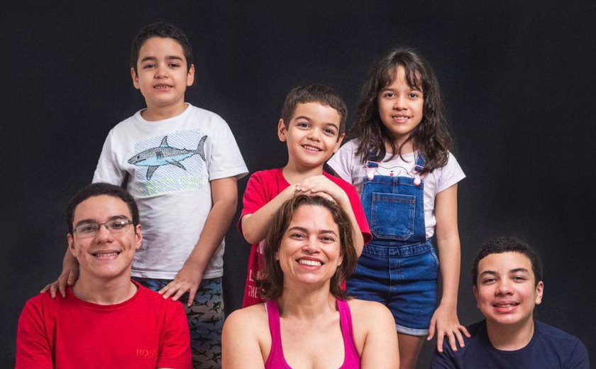 Líder social e mãe de cinco filhos autistas, Luana Rodrigues se lança como pré-candidata a deputada estadual em Alagoas