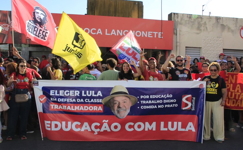 Estudantes do Ifal vão às ruas pela educação