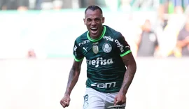 Palmeiras vence e coloca mão na taça do Campeonato Brasileiro