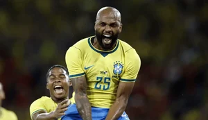 Ancelotti escala 2 times e seleção se despede com goleada sobre Panamá