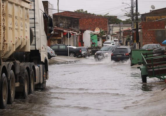 Inmet alerta para acumulados de chuvas em 33 cidades de Alagoas
