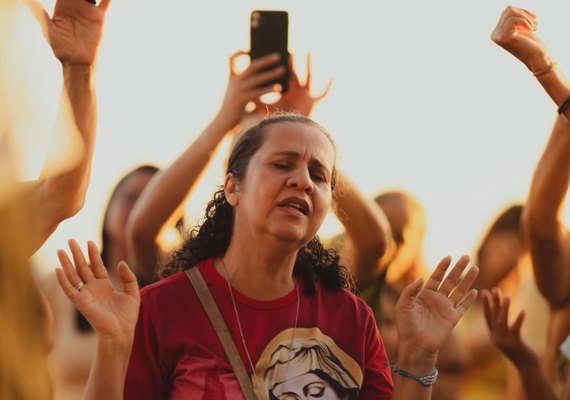 Luau com Cristo 2026 reúne grandes nomes da música católica no Parque Shopping Maceió