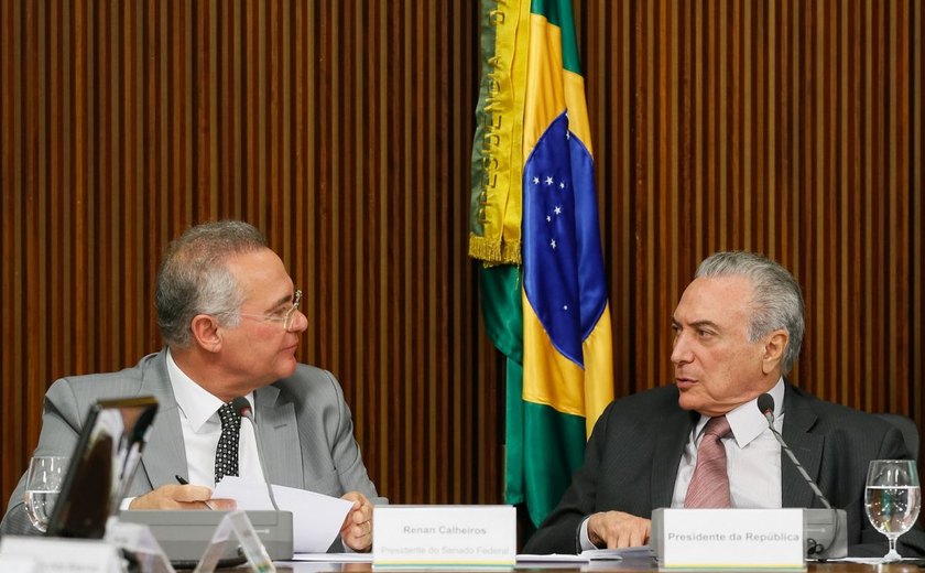 Senadores do PMDB relatam 'desconforto' com críticas de Renan a Temer