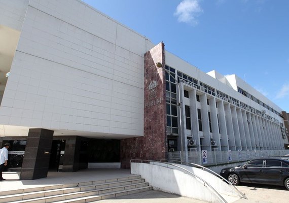 Acusado de matar a irmã por não ter comida pronta em casa vai a júri nesta quarta (27)