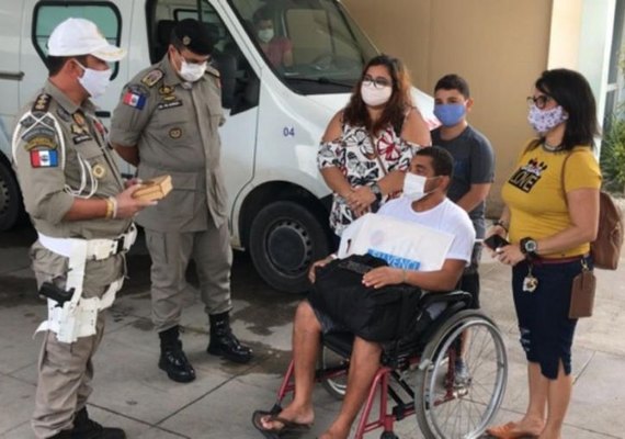 Comandante-geral acompanha alta médica de sargento que venceu a Covid-19