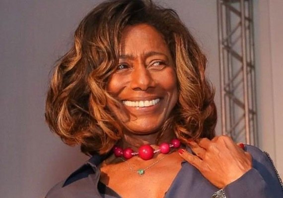 Após cirurgia para retirar lesão no cérebro, Gloria Maria tem alta hospitalar