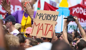 Entenda o que são 'redpill' e outros termos de ódio contra mulheres