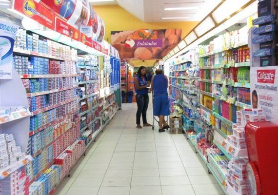 Supermercados de AL desejam conquistar o direito de funcionar o ano inteiro