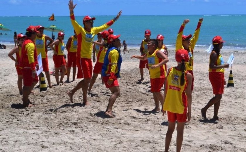 Projeto Golfinho do Corpo de Bombeiros acontece em Porto de Pedras até sexta-feira