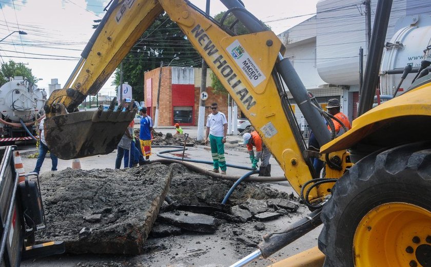 Prefeitura executa ações de drenagem para acabar com alagamentos em Maceió