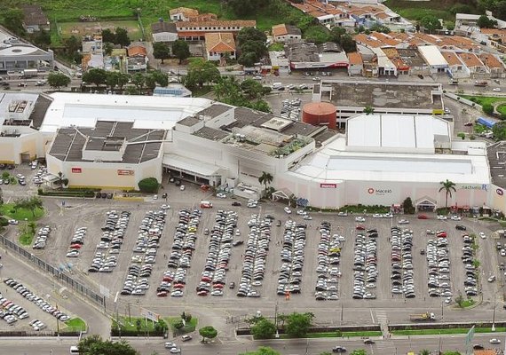 Maceió Shopping realiza drive thru solidário