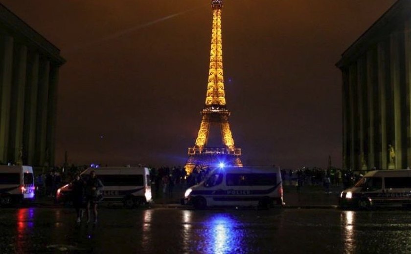 França fechará Torre Eiffel e Louvre com medo de novos protestos