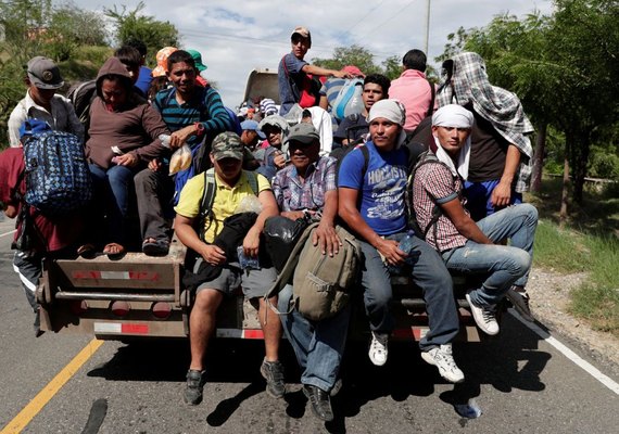 Guatemala encontra migrantes de outros países em caravana hondurenha