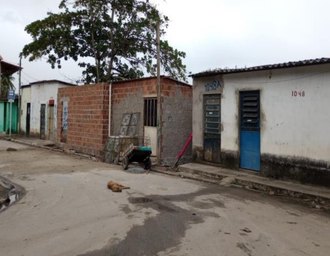 Braskem pede à Prefeitura de Maceió para derrubar casas na beira da lagoa