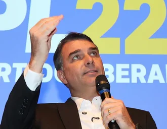Filho mais velho de Bolsonaro, Flávio disputa a Presidência pelo PL