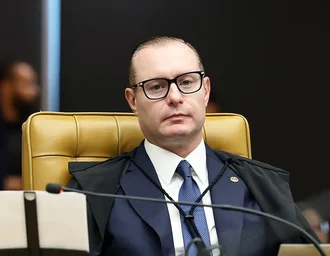 Cristiano Zanin pede manifestação da Anatel sobre acesso à internet nas eleições