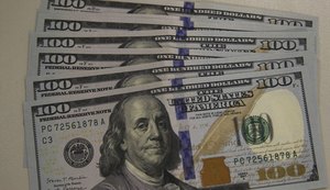 Indicadores: dólar abre quarta-feira (14) em queda, cotado a R$ 4,85