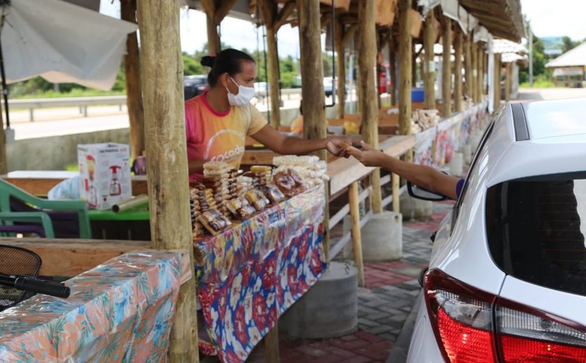 Cocadeiras da Massagueira passam a vender doces delivery