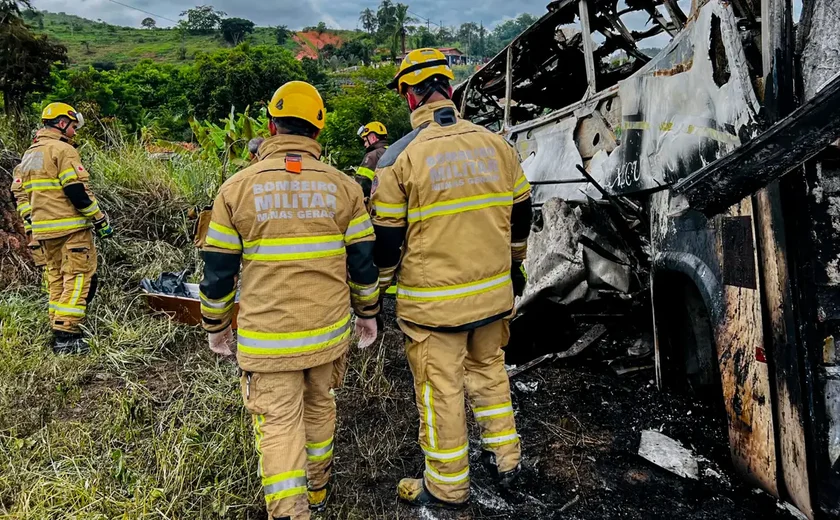 Número de mortos em acidente no interior de Minas Gerais sobe para 41