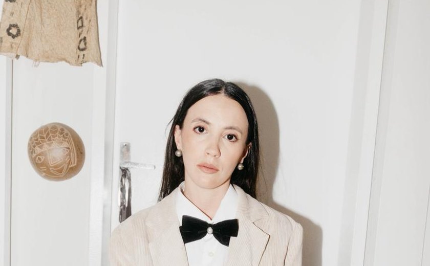 Cantora Flora se apresenta no Theatro Homerinho no próximo sábado (24) com show inédito