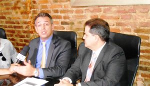 Cícero entra com ação contra Rui por suposta contratação irregular de servidores