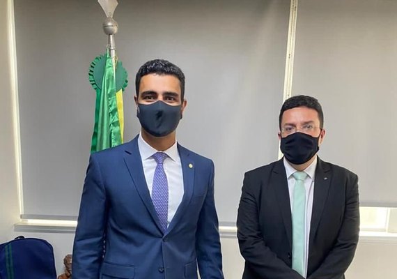 JHC se reúne com presidente do FNDE sobre volta às aulas em Maceió