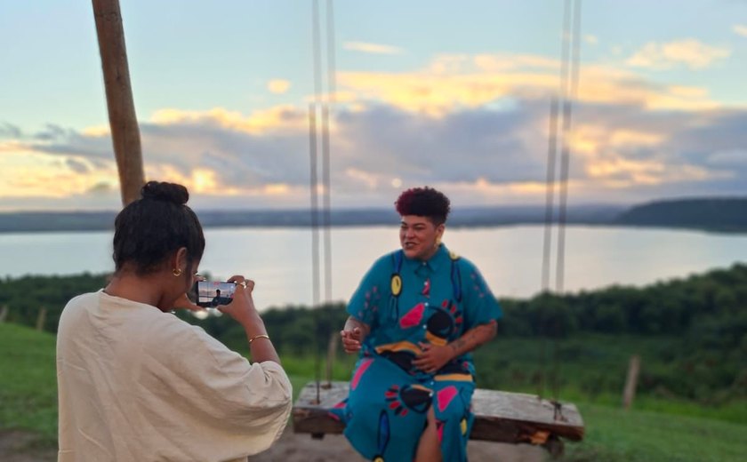 Natalhinha Marinho lança nova música de trabalho em clima de São João