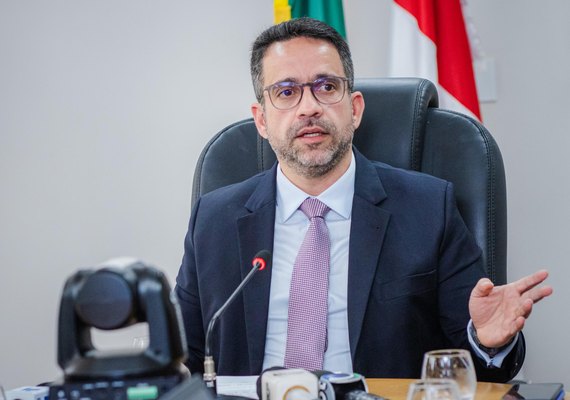Governador Paulo Dantas anuncia antecipação do 13º salário dos servidores em 2024