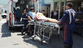 Pacientes transportados por van da Sesau ficam feridos e um morre após capotamento