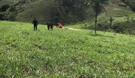 Samu Aeromédico resgata vítima de queda de parapente em local de difícil acesso