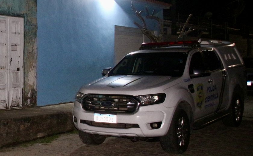 Polícia Científica detalha procedimentos em residência de Penedo onde três pessoas passaram mal após almoço