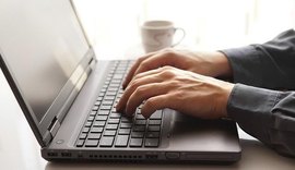 Permanência em home office pode afetar a audição