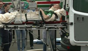 Médicos preparam Follmann para receber prótese em perna amputada