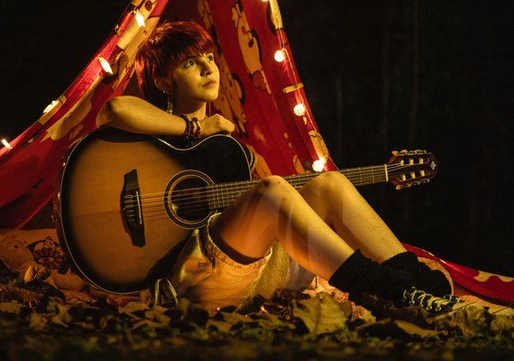 “Cabaninha de Lençóis”: artista de AL celebra refúgios afetivos e memórias da infância em single de estreia, com lançamento em 18 de agosto