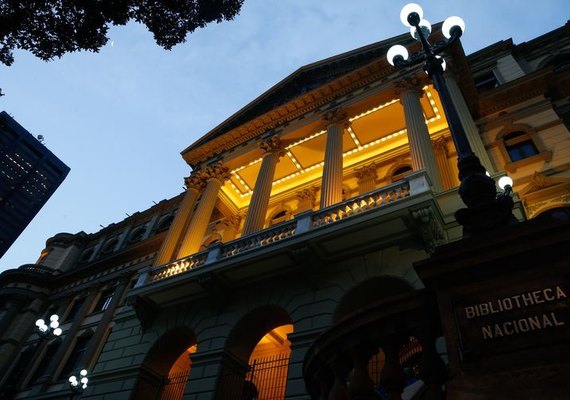Mercado literário brasileiro está em transformação, dizem escritores