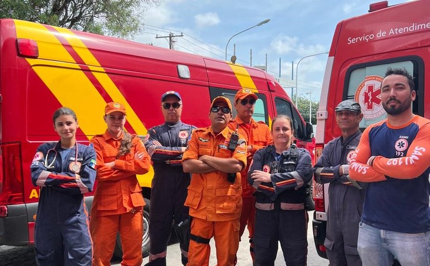 Equipes do Corpo de Bombeiros e do Samu salvam vítima de afogamento na Pajuçara