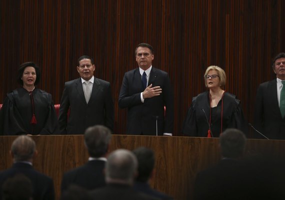 Durante diplomação, Bolsonaro pede confiança daqueles que não votaram nele