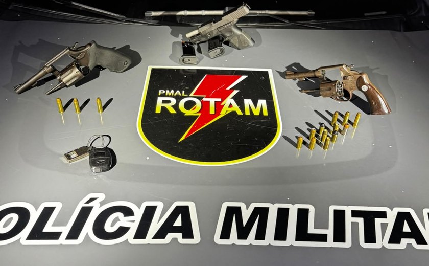 Três armas são apreendidas pela Rotam dentro de veículo na Ponta Grossa