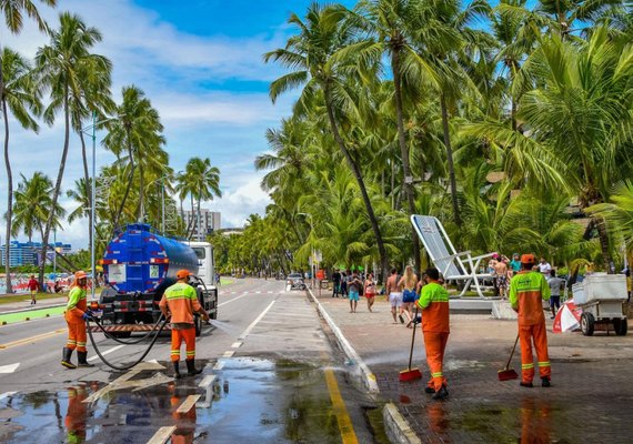 Prefeitura de Maceió monta esquema especial de limpeza para Réveillon na orla