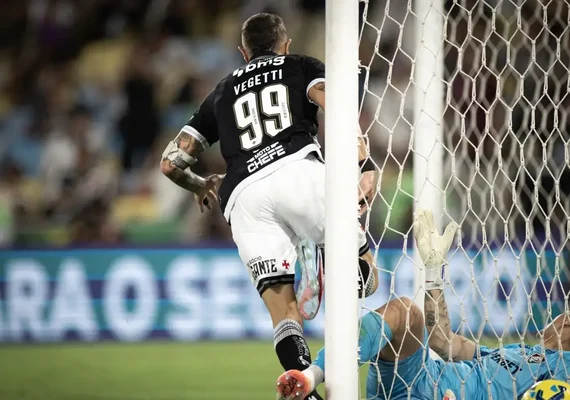 Rayan e Vegetti decidem e Vasco sai em vantagem sobre o Flu na Copa do Brasil