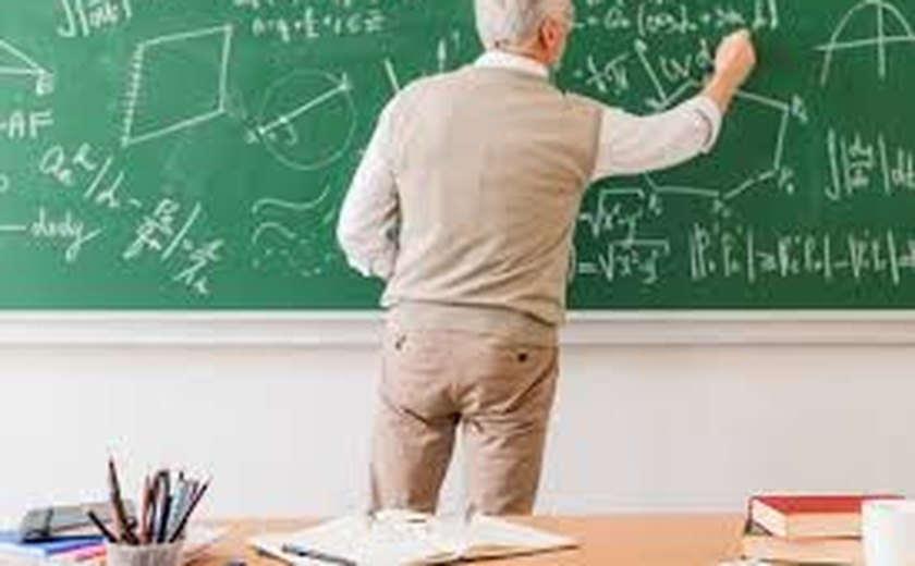 Aposentadoria dos professores em 2026: regras seguem em transição e exigem mais planejamento