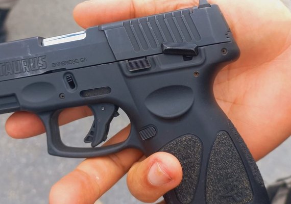 PM prende homem por porte ilegal de arma em Rio Largo e cumpre mandados judiciais