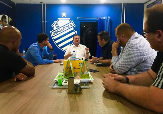 CSA divulga mais três reforços e Barbieri chega a Maceió para iniciar planejamento