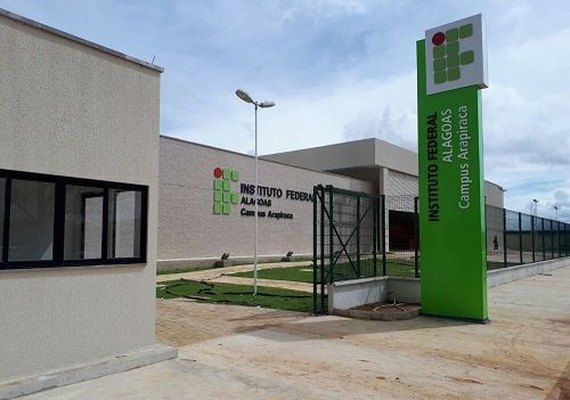 Ifal abre concurso para 12 vagas de professor efetivo