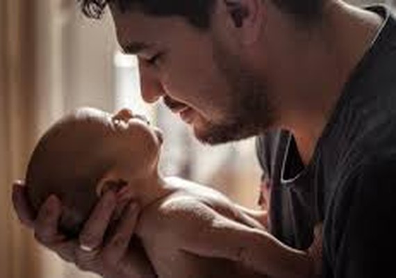 Licença paternidade: saiba quem tem direito e quantos dias o colaborador pode usufruir